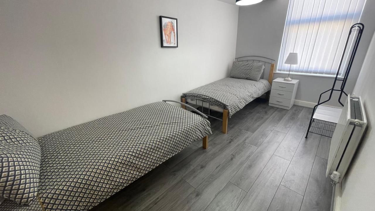 Ryan Air I Bnb - Lfc Apartments Ливерпуль Экстерьер фото