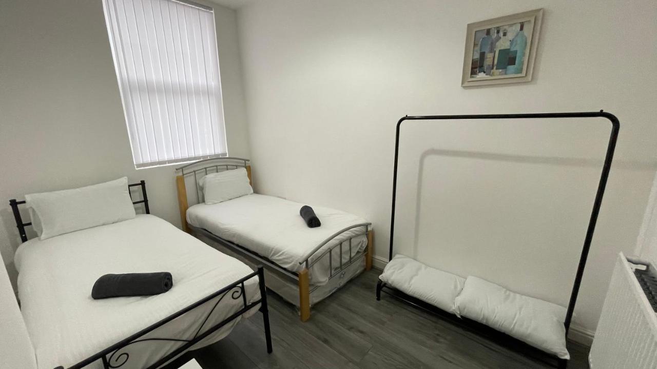 Ryan Air I Bnb - Lfc Apartments Ливерпуль Экстерьер фото